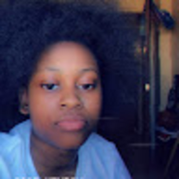 Meet your Posher, Aisha - Picture 1 of 1